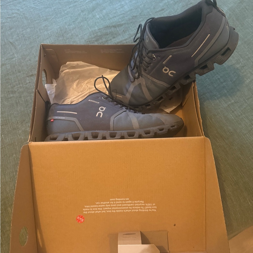 On Running Men's Navy Gray Athletic Shoes